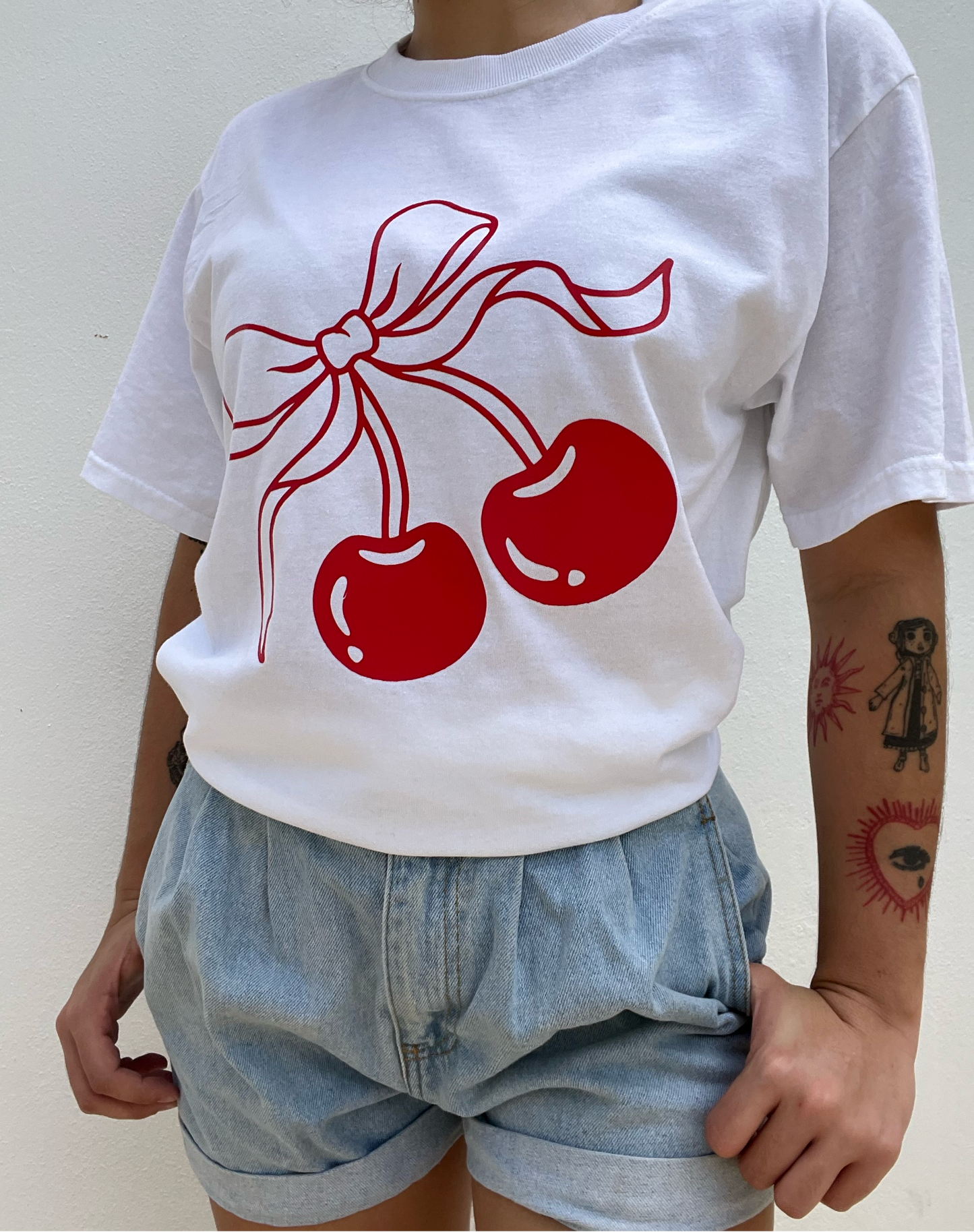 CHERRIES TEE